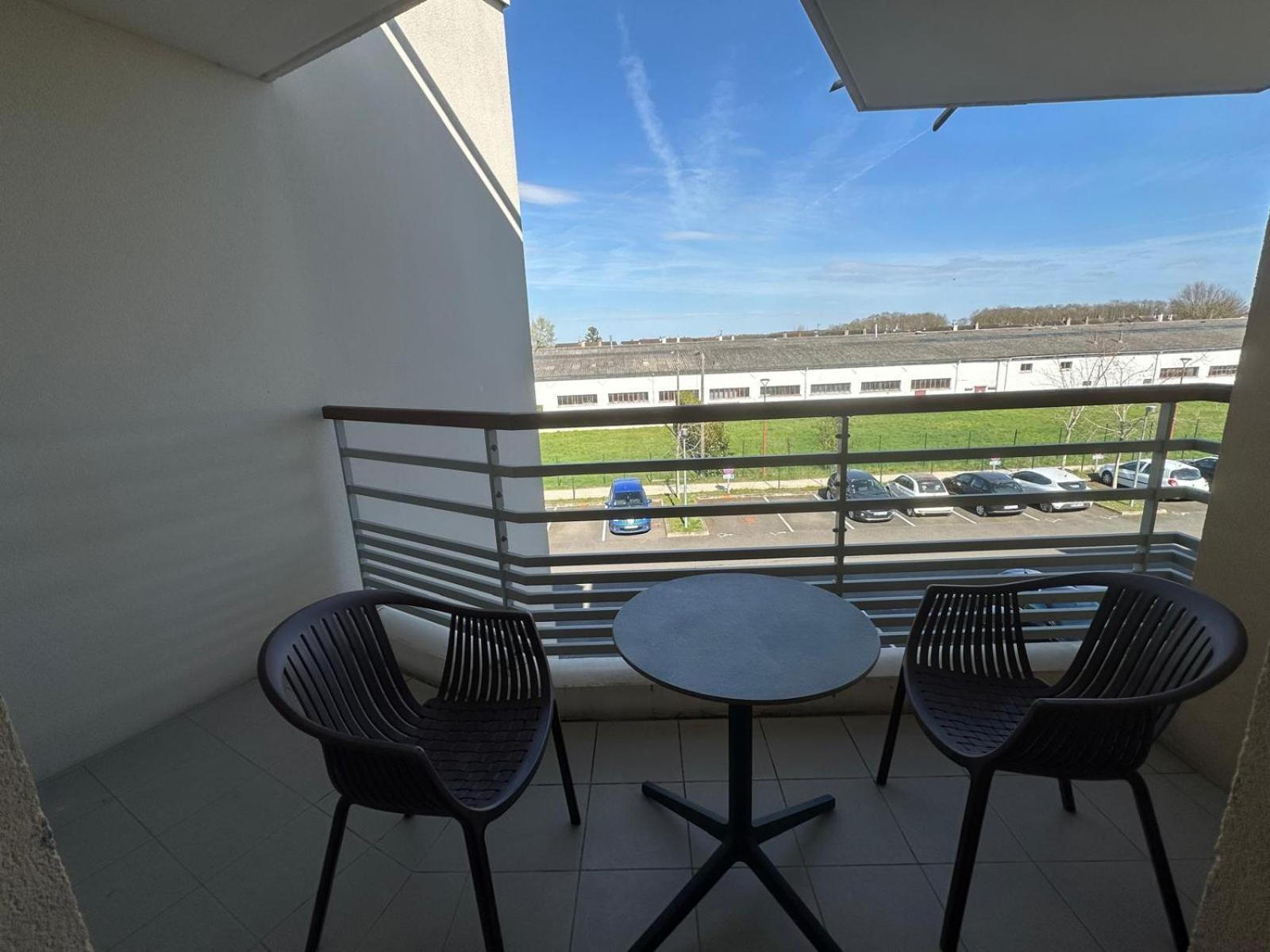 Domitys Le Chant Des Lavandieres Vernouillet  Exterior photo